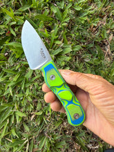 Load image into Gallery viewer, EDC Skinner_G10 handle (Pebble pattern grip-Green & Blue )