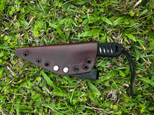 Load image into Gallery viewer, Kiridashi with Black Paracord