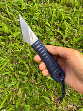 Load image into Gallery viewer, Kiridashi with Navy Paracord