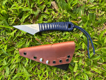Load image into Gallery viewer, Kiridashi with Navy Paracord