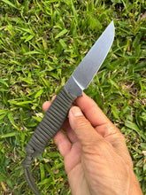 Load image into Gallery viewer, Sketto Lite with Moss Green Paracord (Flat Sheath)