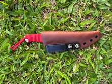 Load image into Gallery viewer, Sketto Lite with Red Paracord