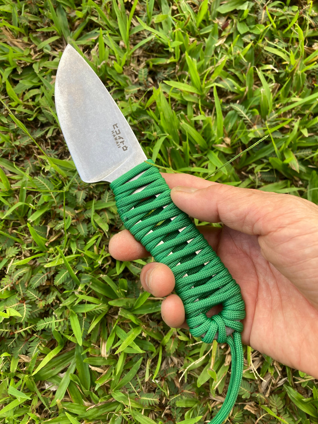 EDC Skinner Lite with Green Paracord