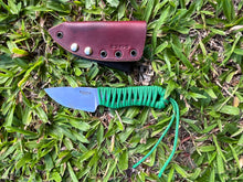Load image into Gallery viewer, EDC Skinner Lite with Green Paracord
