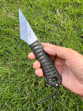 Load image into Gallery viewer, Kiridashi with Moss Green Paracord
