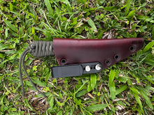 Load image into Gallery viewer, Kiridashi with Moss Green Paracord
