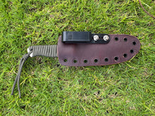 Load image into Gallery viewer, Sketto Lite with Moss Green Paracord (Flat Sheath)
