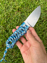 Load image into Gallery viewer, EDC Skinner Lite with Saxe Paracord
